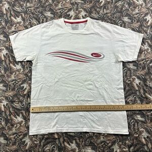 Y2K Nike White and Red Men's T-Shirt